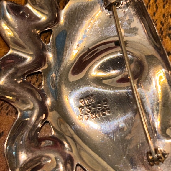 Large Vintage Sterling Silver Half Sun Brooch - Picture 2 of 3